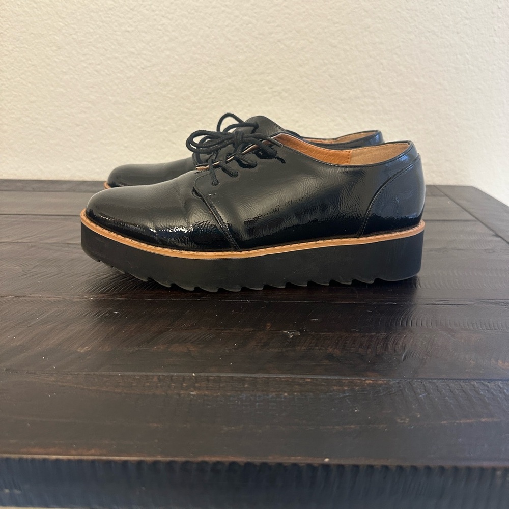 Chinese Laundry Black Patent Leather Women's Oxfords